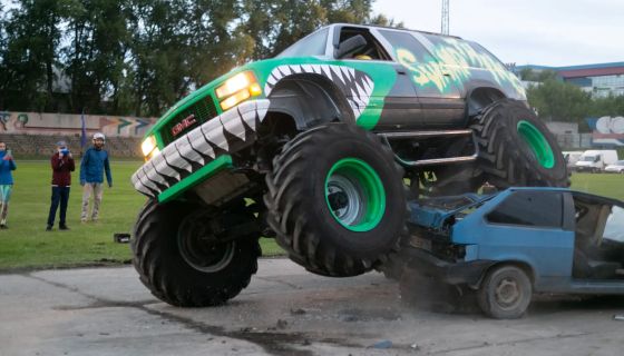 Шоу каскадеров