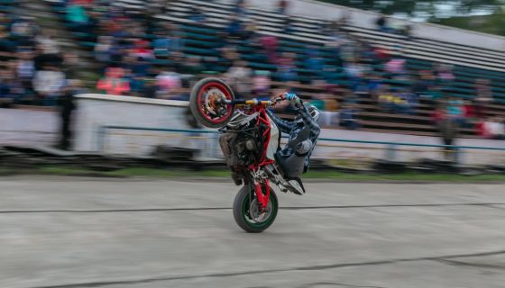 Шоу каскадеров