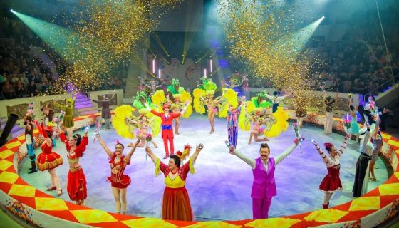 Цирк зажигает огни