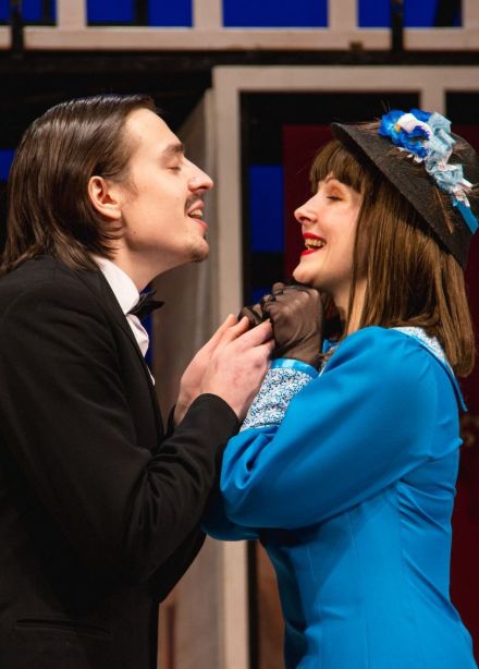 Спектакль «Здравствуйте, я ваша тётя!»