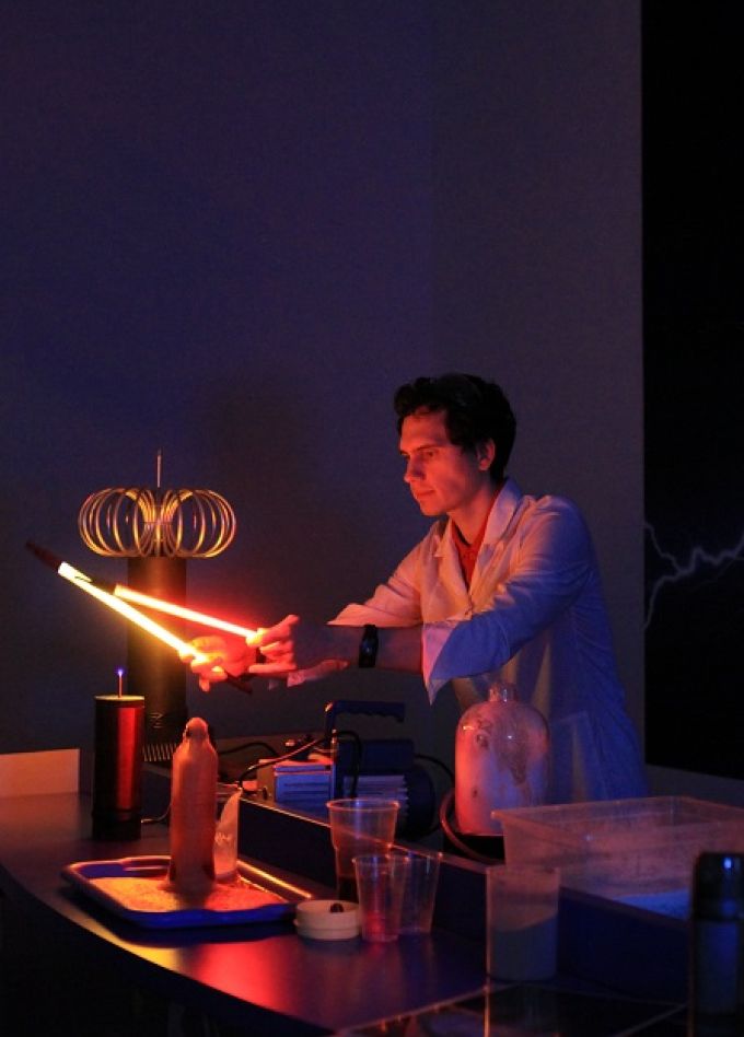 Лаборатория космических наук. Научное шоу