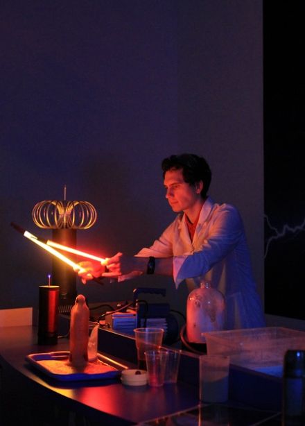 Лаборатория космических наук. Научное шоу