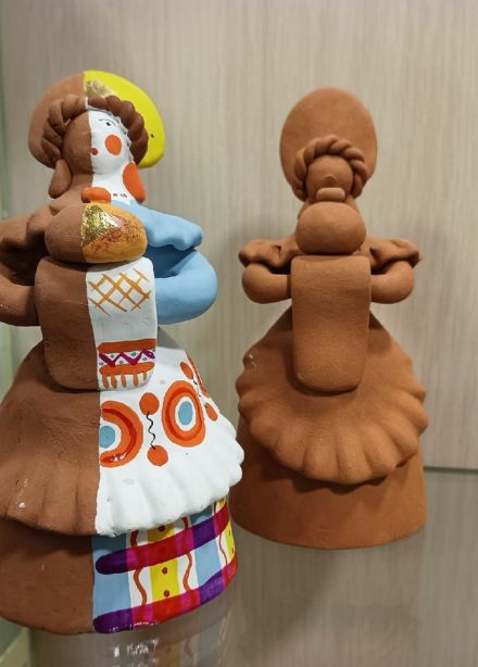 Роспись дымковской барыни
